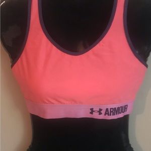 NICE UNDER ARMOUR SPORTS BRA!